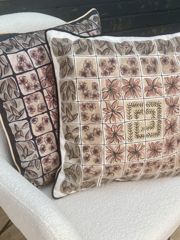 'Medieval Tiles’ Ivory Cushion Cover - Image 5